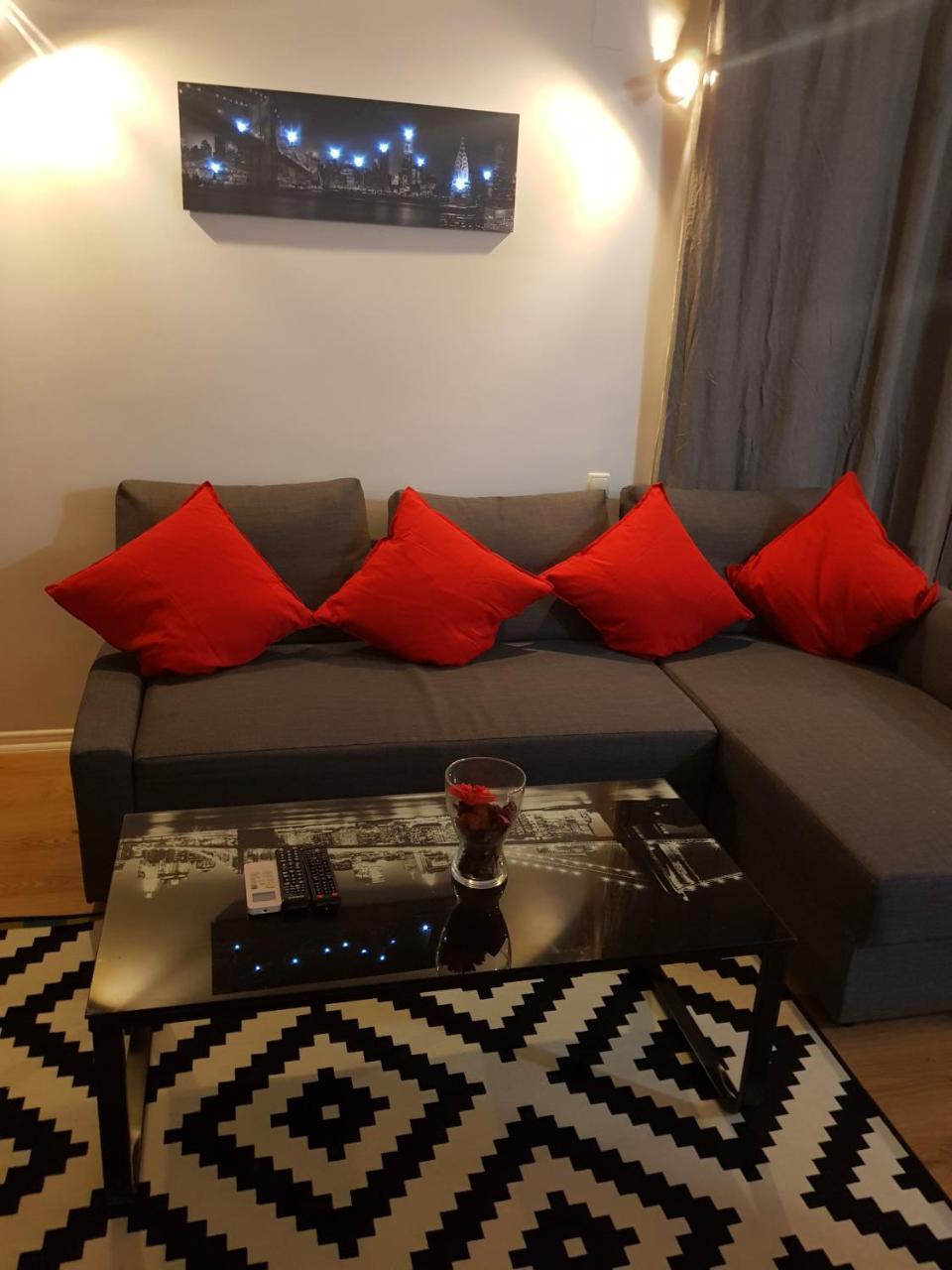 Modern Apartment With Pool In North Bucharest Cretuleasca Kültér fotó