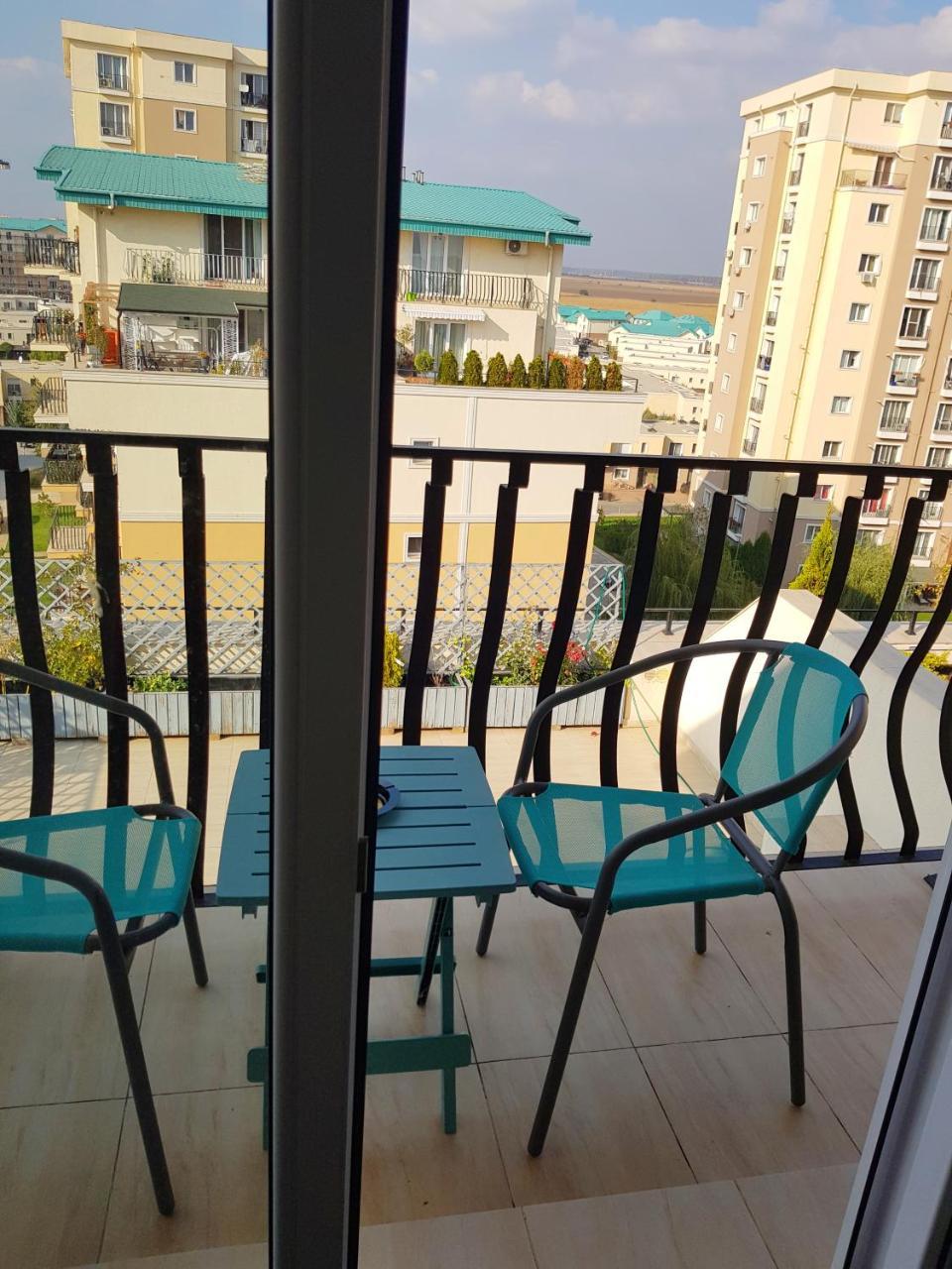 Modern Apartment With Pool In North Bucharest Cretuleasca Kültér fotó